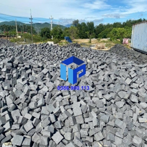 ĐÁ CUBIC BAZAN XANH ĐEN 10X10X5