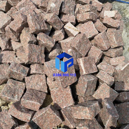 ĐÁ CUBIC ĐỎ BÌNH ĐỊNH LÁT SÂN