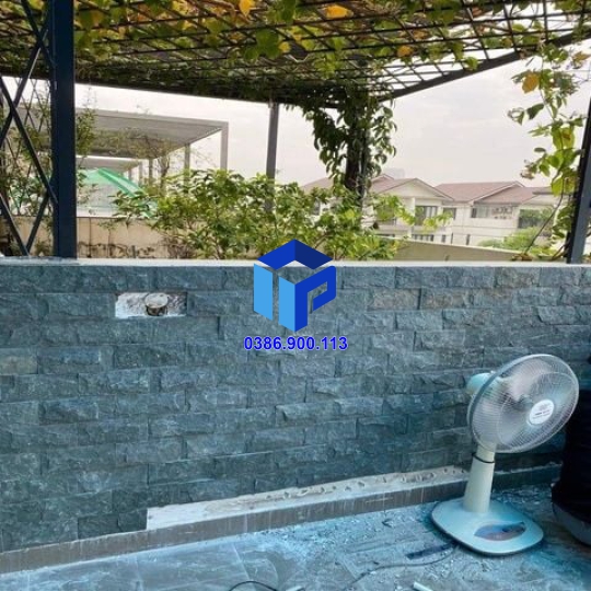 Đá bóc xanh rêu 10x20 trang trí