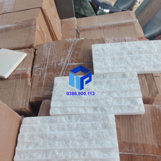 đá chẻ trắng muối 10x20