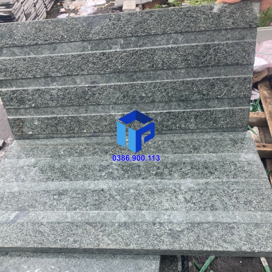 đá chạy chỉ dẫn hướng cpc xanh 30x60 
