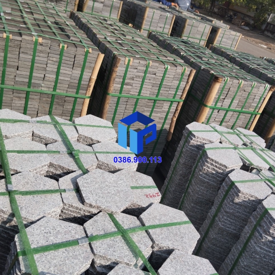 đá sân vườn lục giác tím hoa cà thô 