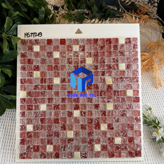 Gạch Mosaic Thủy tinh đỏ rạn 15x15x8mm MSTT019