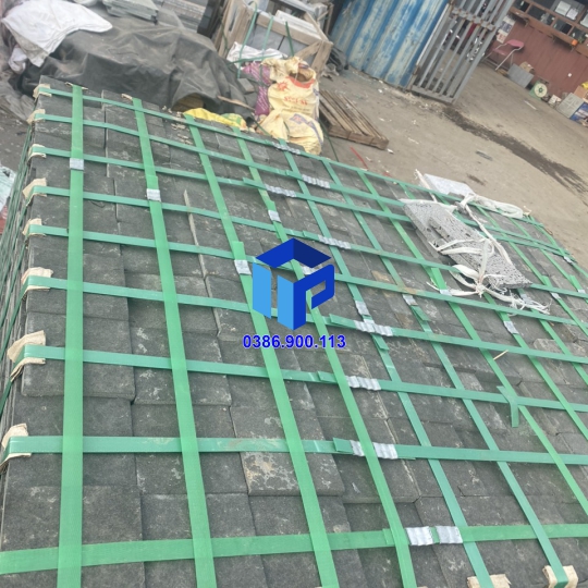 ĐÁ BAZAN ĐEN KHÒ LỬA LÁT SÂN CAO CẤP 15×15