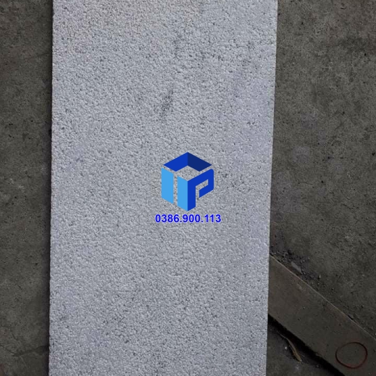 ĐÁ LÁT SÂN BĂM XÁM 30×60